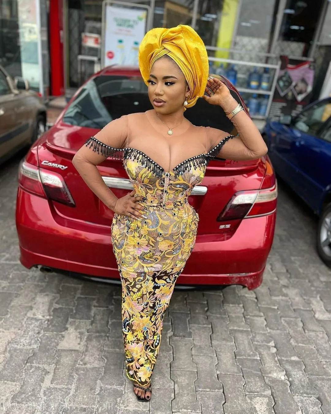 Exquisite Nigerian Lace Asoebi Styles- Volume 51