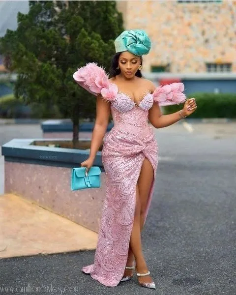 Exquisite Nigerian Lace Asoebi Styles-Volume 54