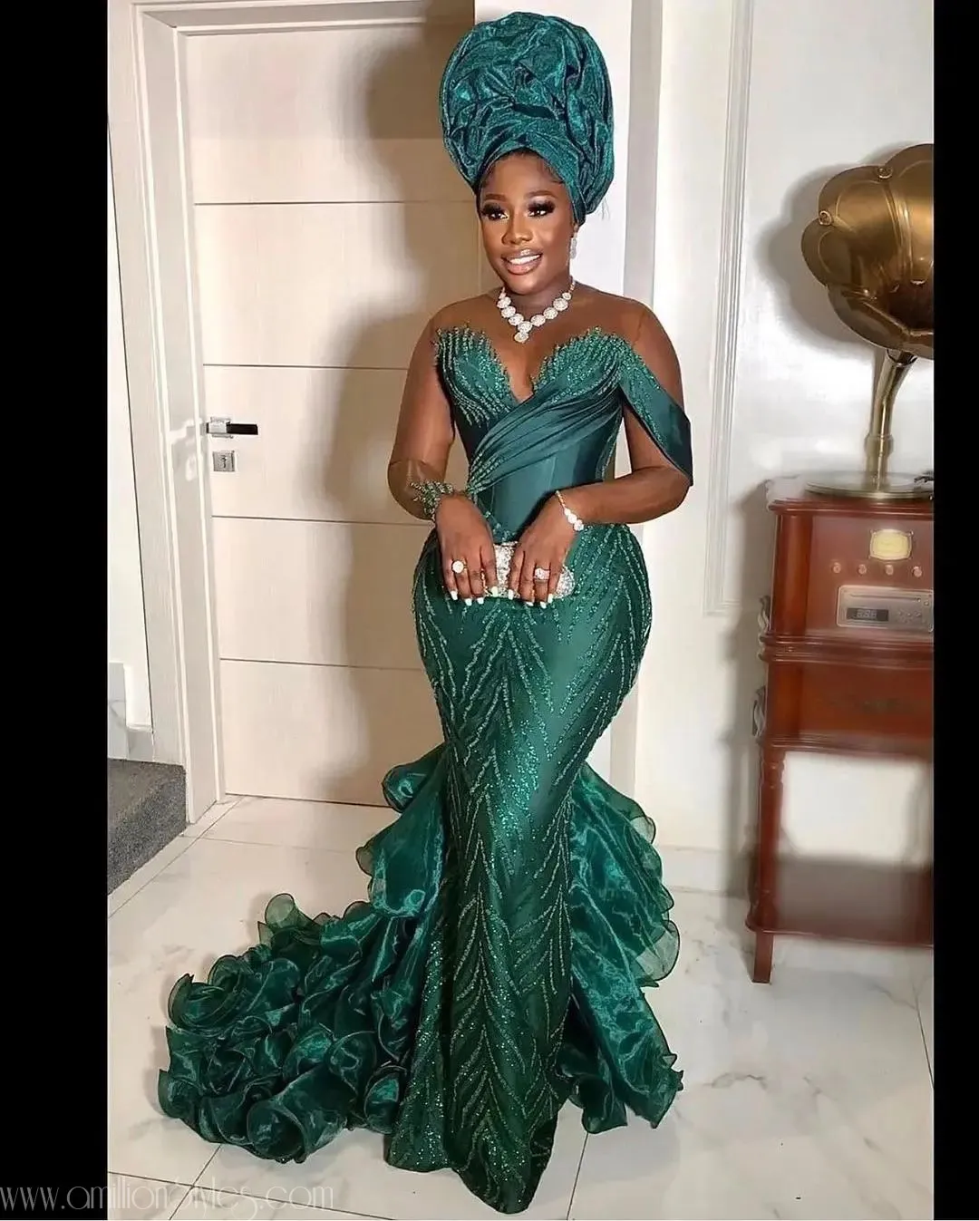Exquisite Nigerian Lace Asoebi Styles-Volume 55