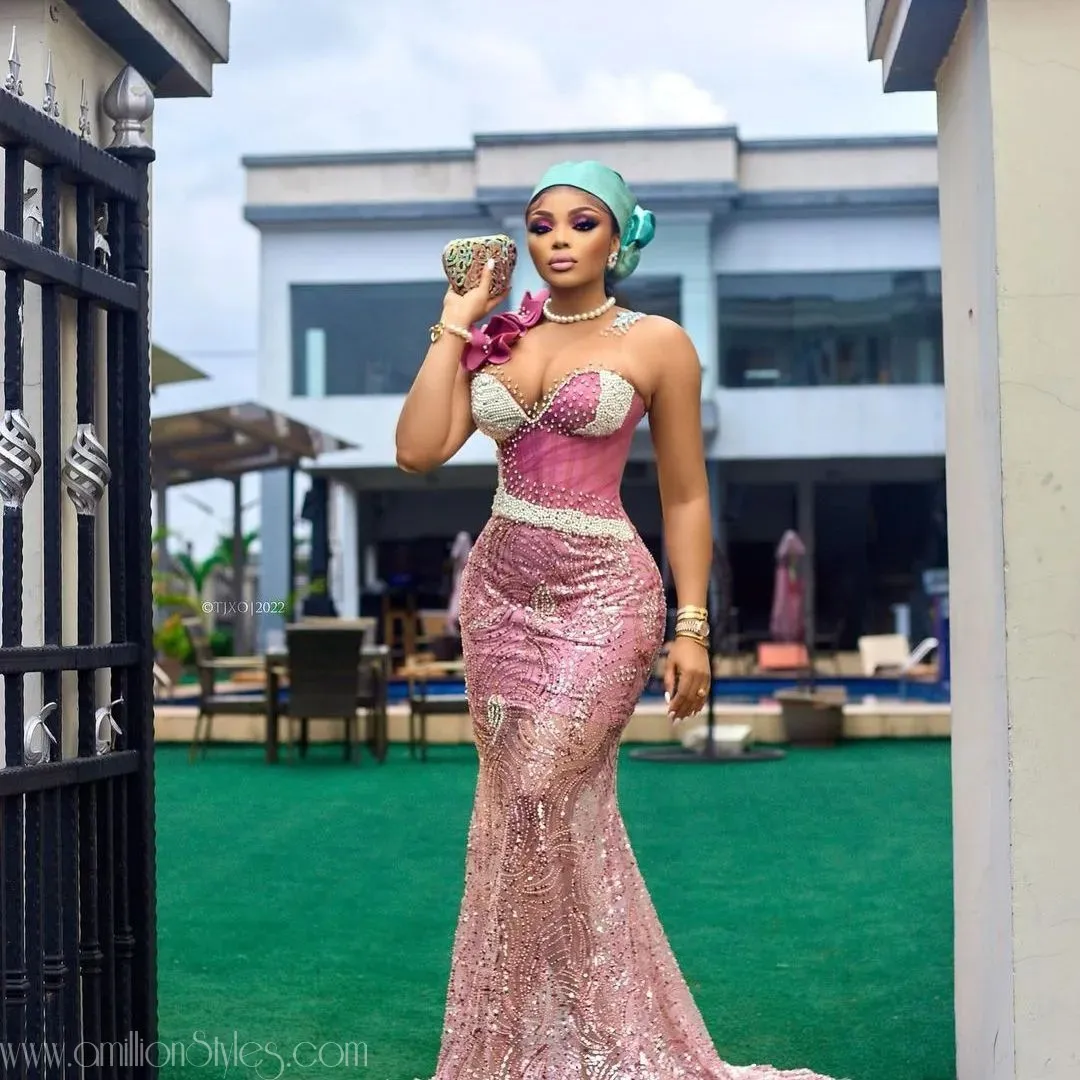 Exquisite Nigerian Lace Asoebi Styles-Volume 54