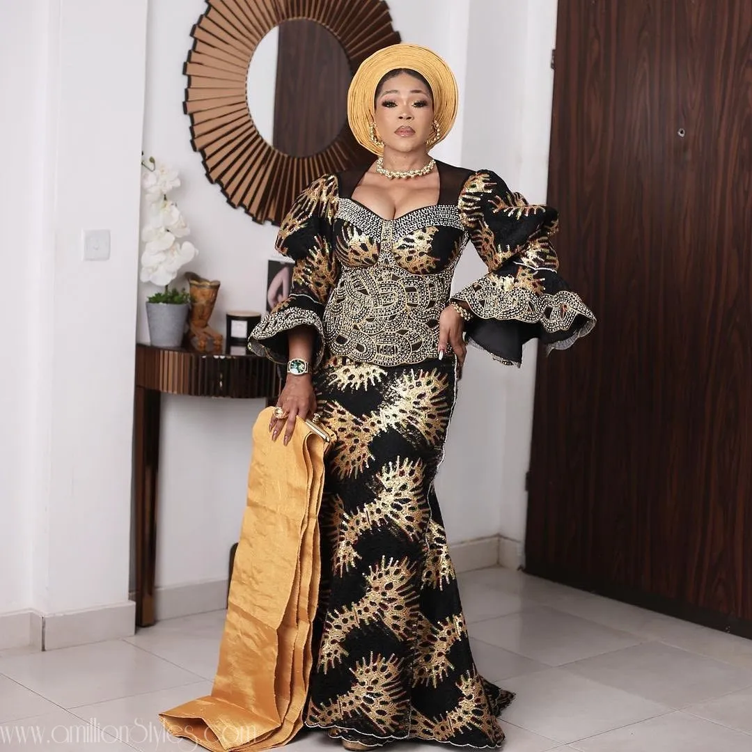 Exquisite Nigerian Lace Asoebi Styles-Volume 59