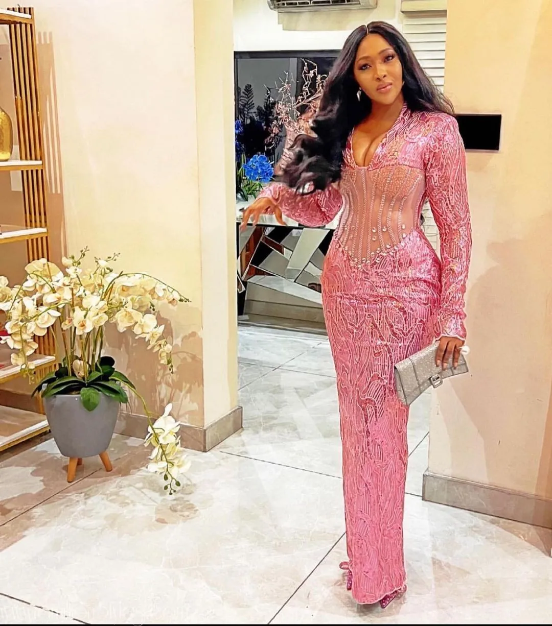 Exquisite Nigerian Lace Asoebi Styles-Volume 58