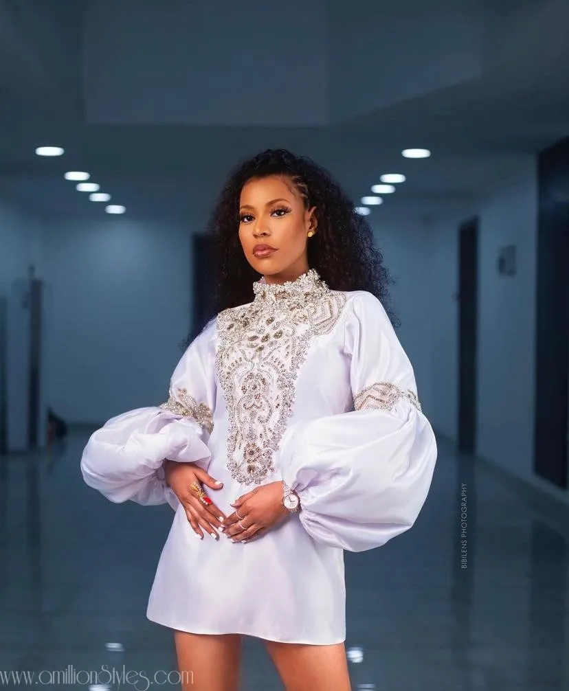 Classy White Outfit Ideas for Ladies in 2022