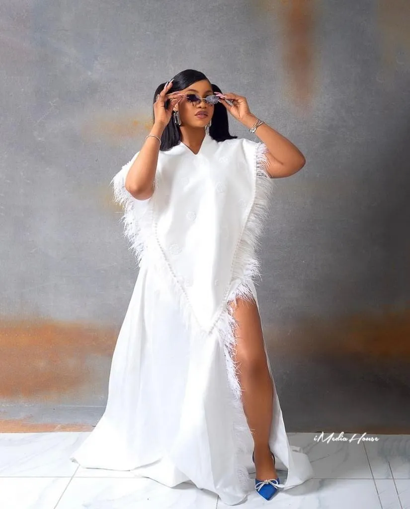 Classy White Outfit Ideas for Ladies in 2022