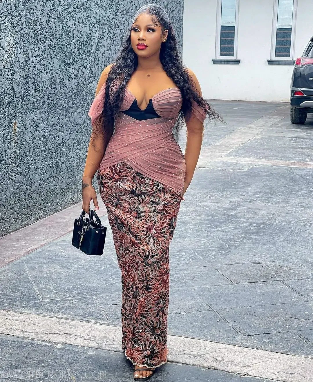 Exquisite Nigerian Lace Asoebi Styles-Volume 61