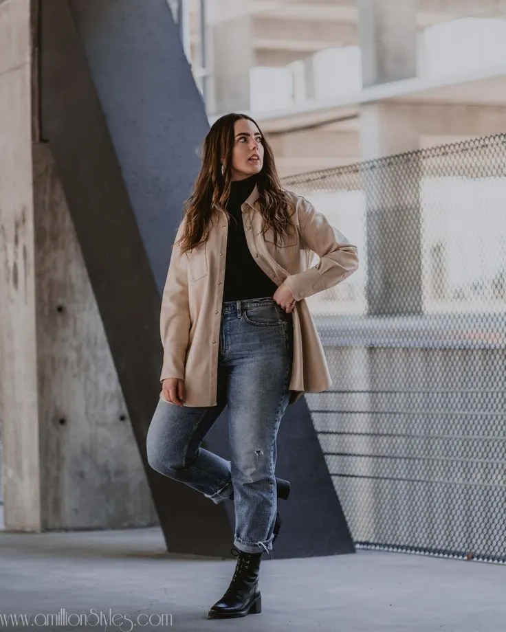 Mom Jeans And Boot Outfit Ideas For Women