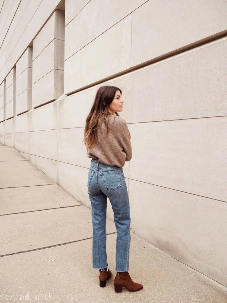 Mom Jeans And Boot Outfit Ideas For Women
