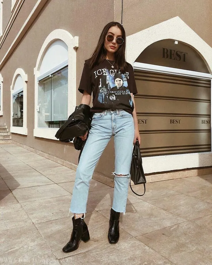 Mom Jeans And Boot Outfit Ideas For Women