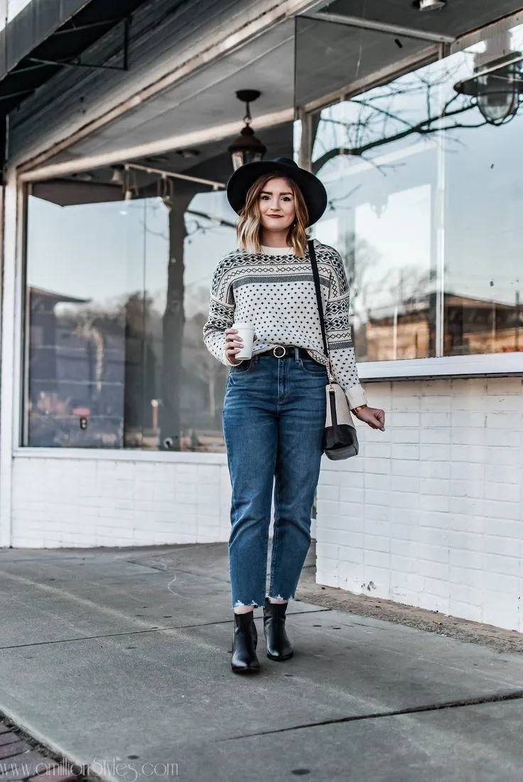 Mom Jeans And Boot Outfit Ideas For Women
