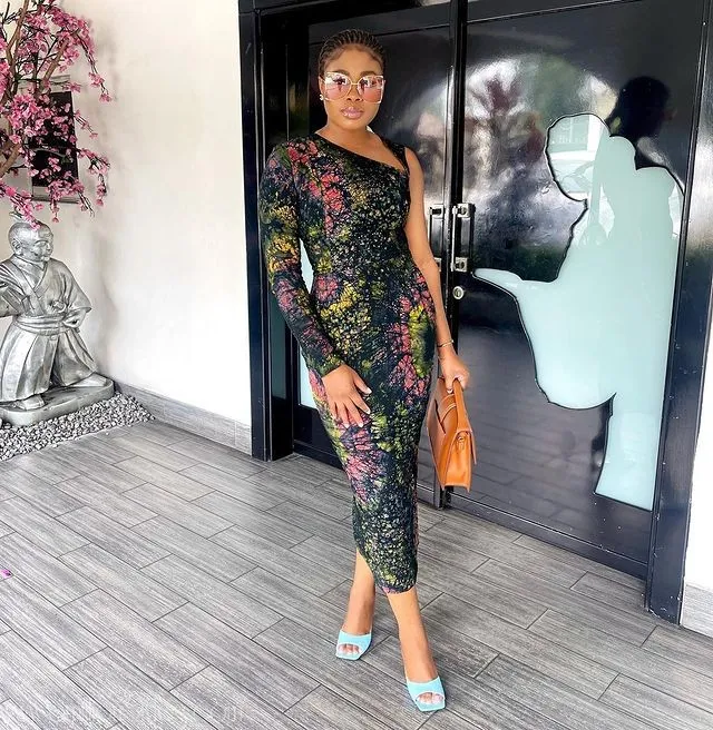Hawt Beautiful Adire Styles For The Holidays