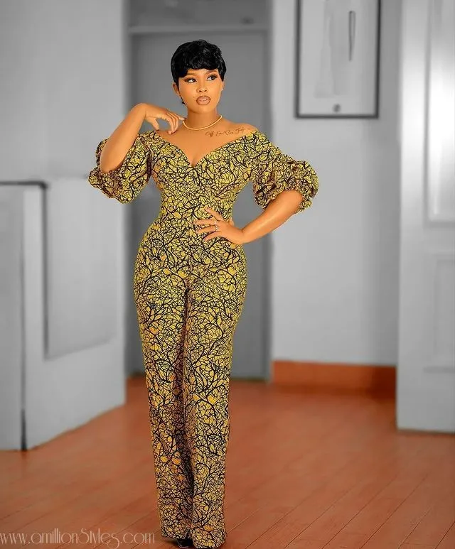 Solid Jumpsuit Styles For Fashionable Women