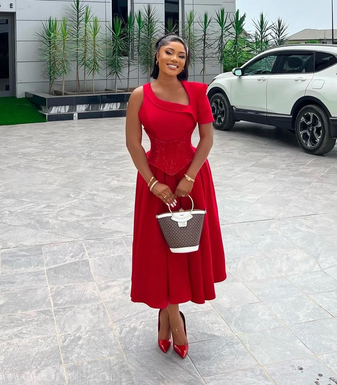 Here Are The Most Gorgeous Styles For Wedding Guests